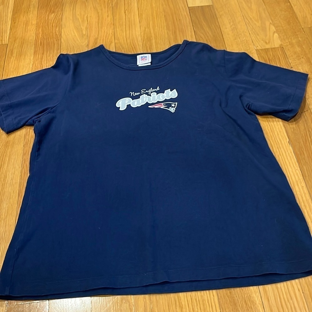 NFL women’s New England patriots short sleeve shirt size 1X .